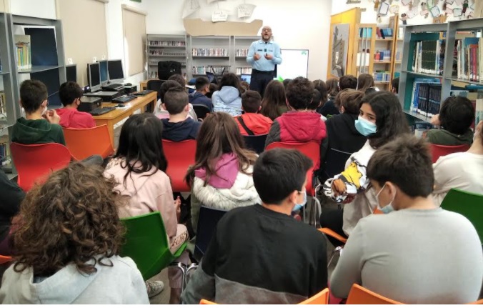 escola segura 25 03 três